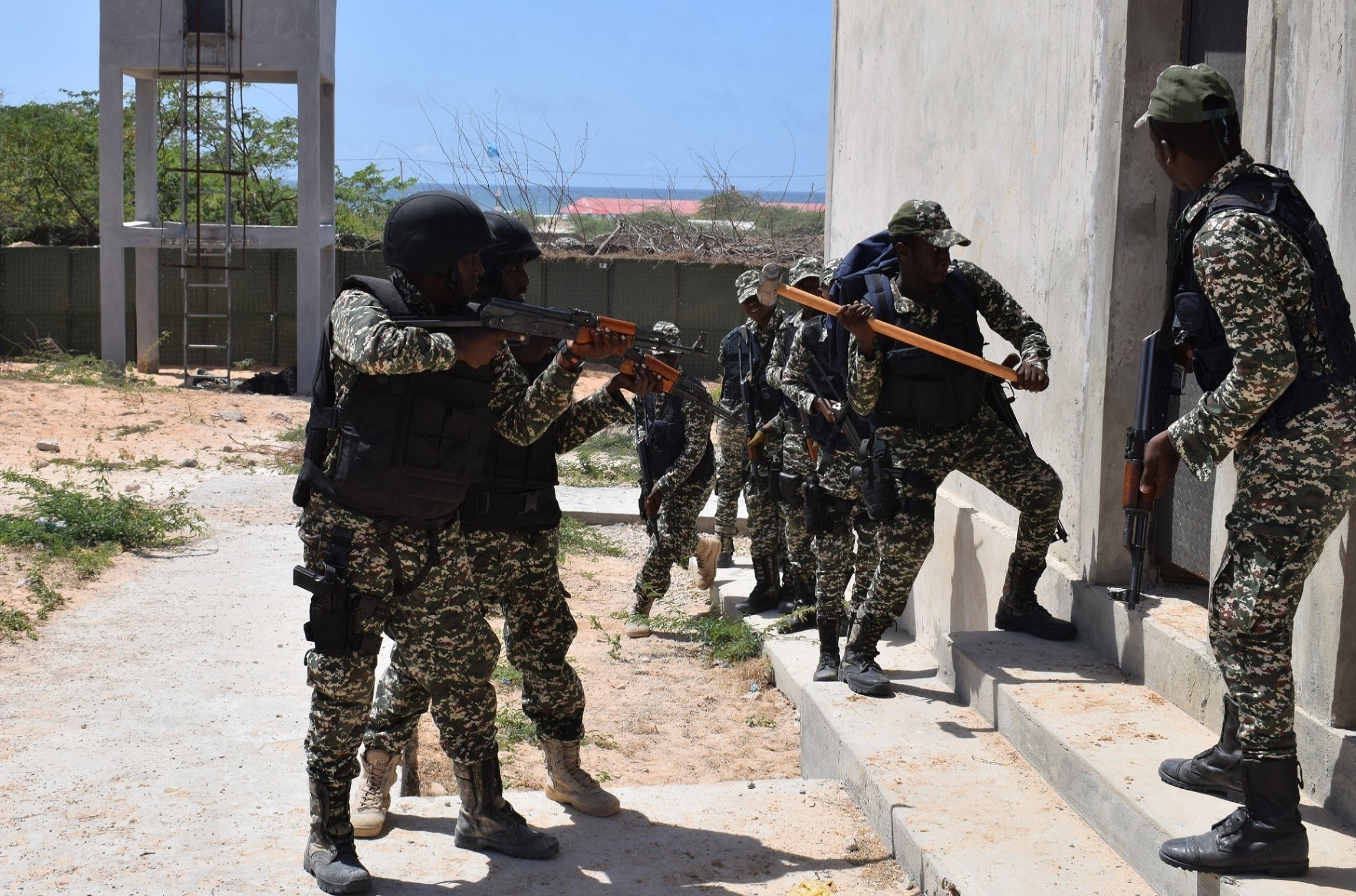 Los instructores españoles de EUTM-Somalia, claves para la certificación de militares somalíes