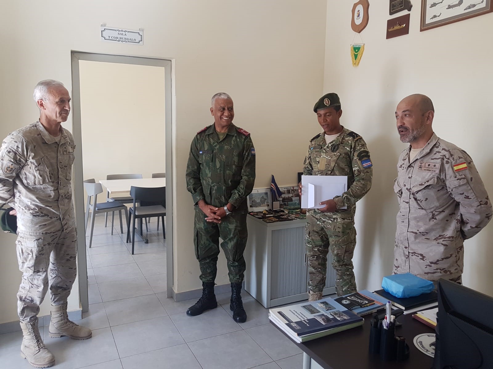 Nuestras Fuerzas Armadas colaboran con el gobierno de Cabo Verde en el desarrollo de su unidad de operaciones especiales