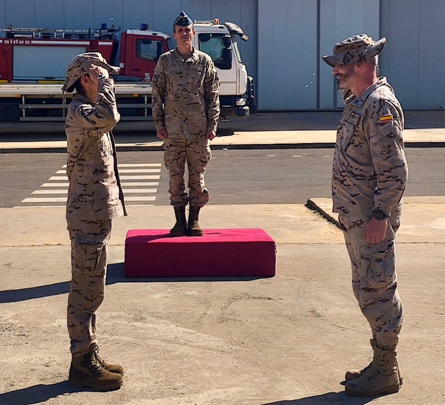 Welcome between incoming and outgoing Force Commanders