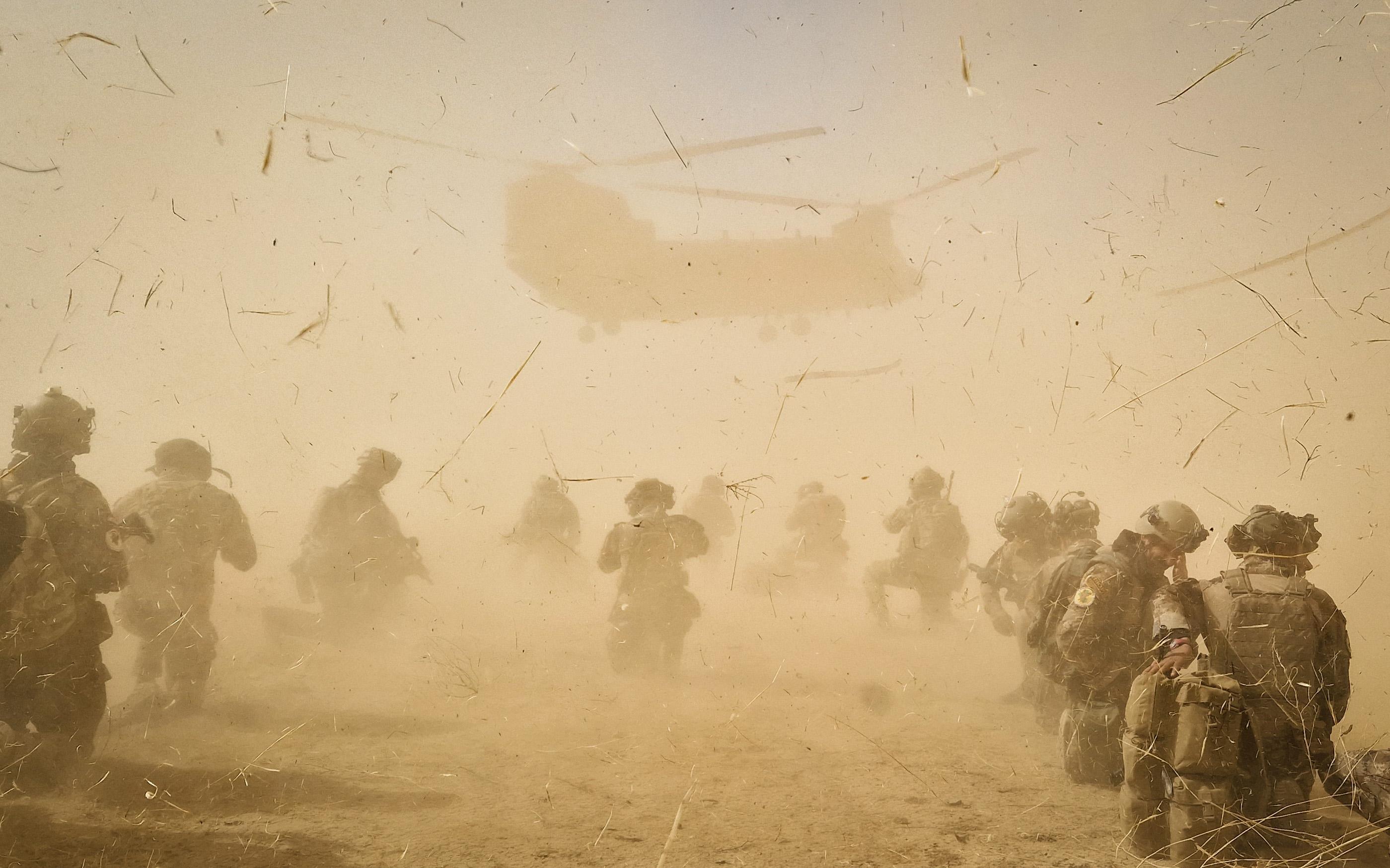 Manoeuvres with helicopters