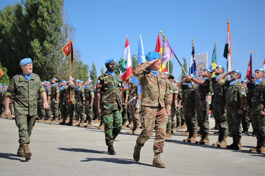 Spanish, Serbian and Brazilian soldiers from the BRILIB-XXXI are awarded with the UNIFIL medal