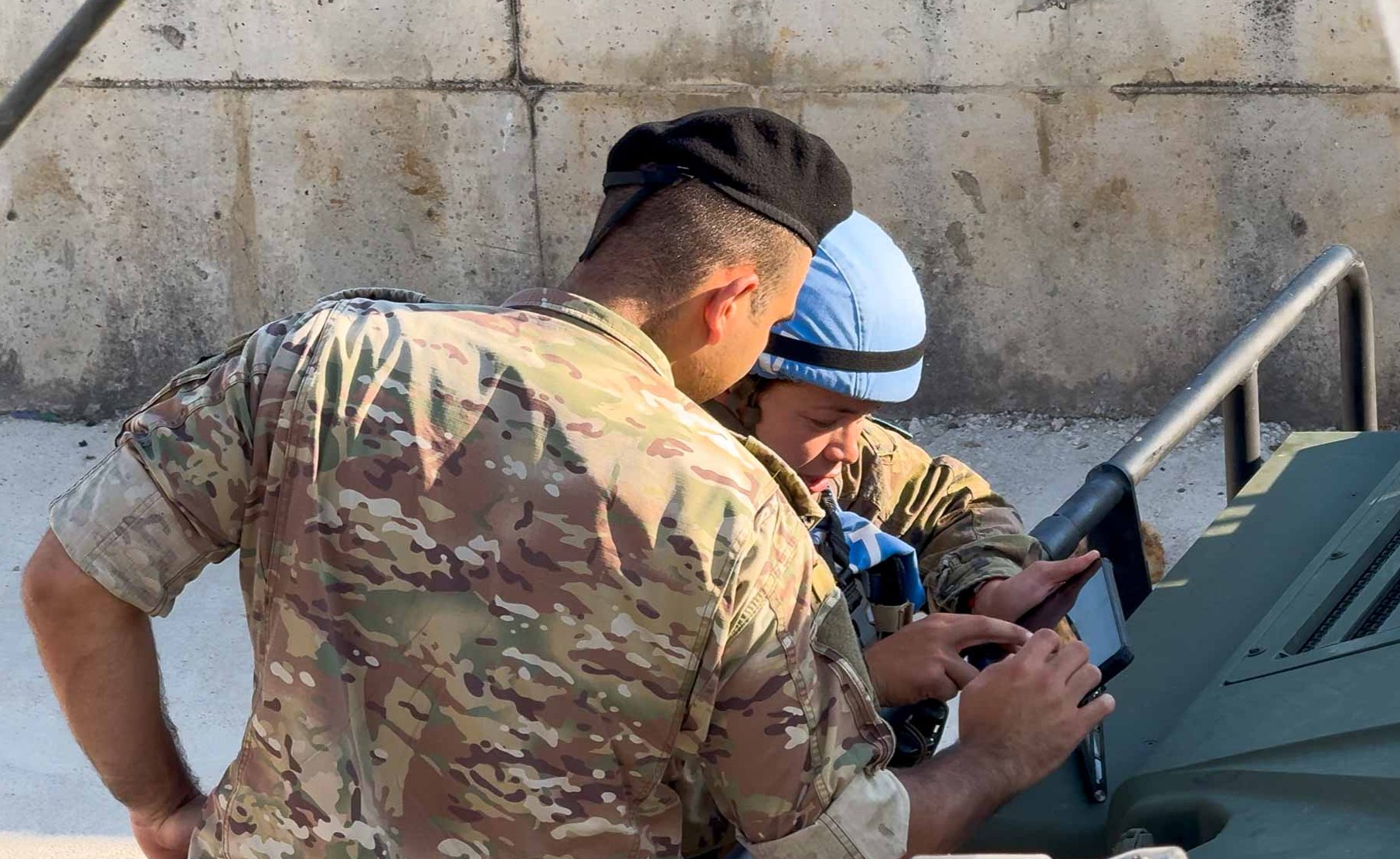 Coordination between Spanish and Lebanese military personnel