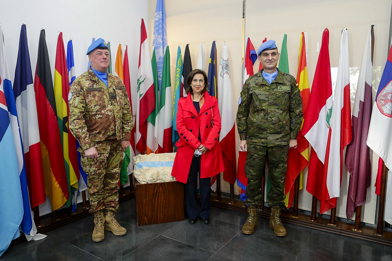 Spain's MoD with incoming and outgoing Commanders