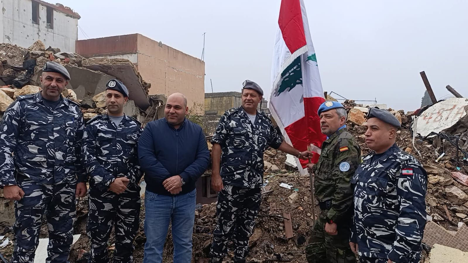 Lieutenant Colonel Olivares alongside General Abu Daher of the ISF