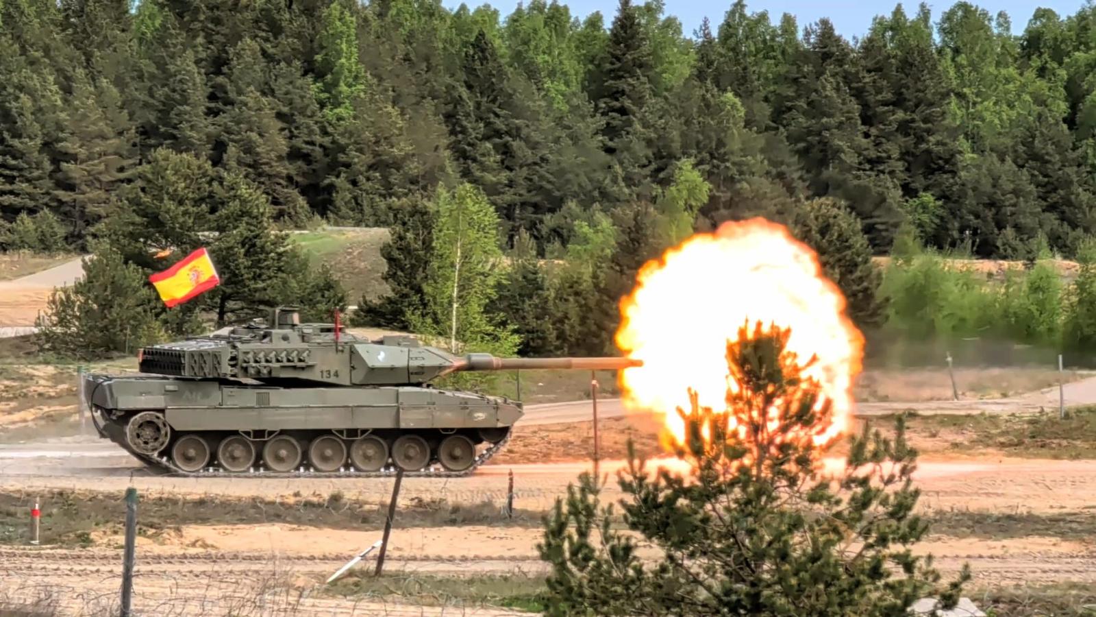 Spanish ‘Leopardo 2E’ main battle tank firing at a target