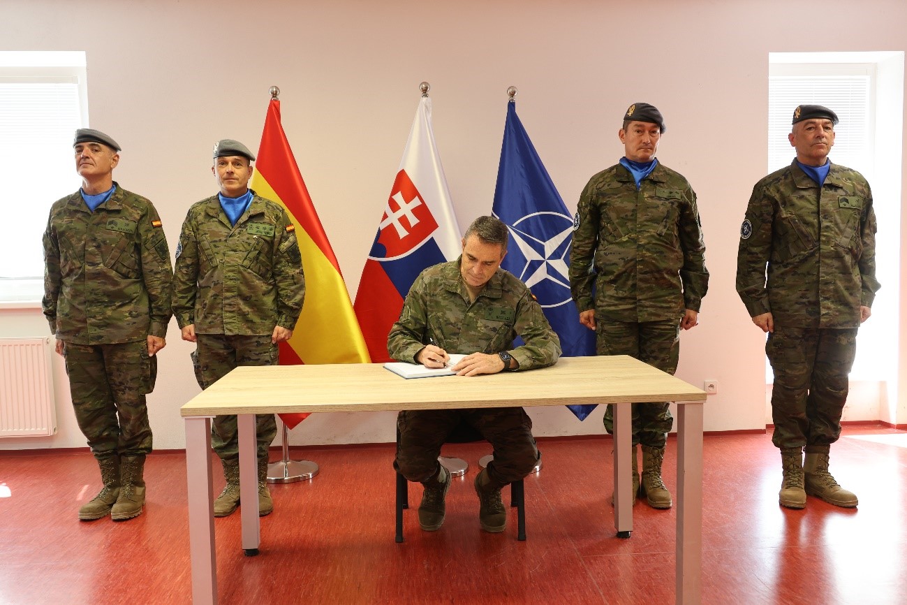 Signature of General Betolaza in the Book of Honour