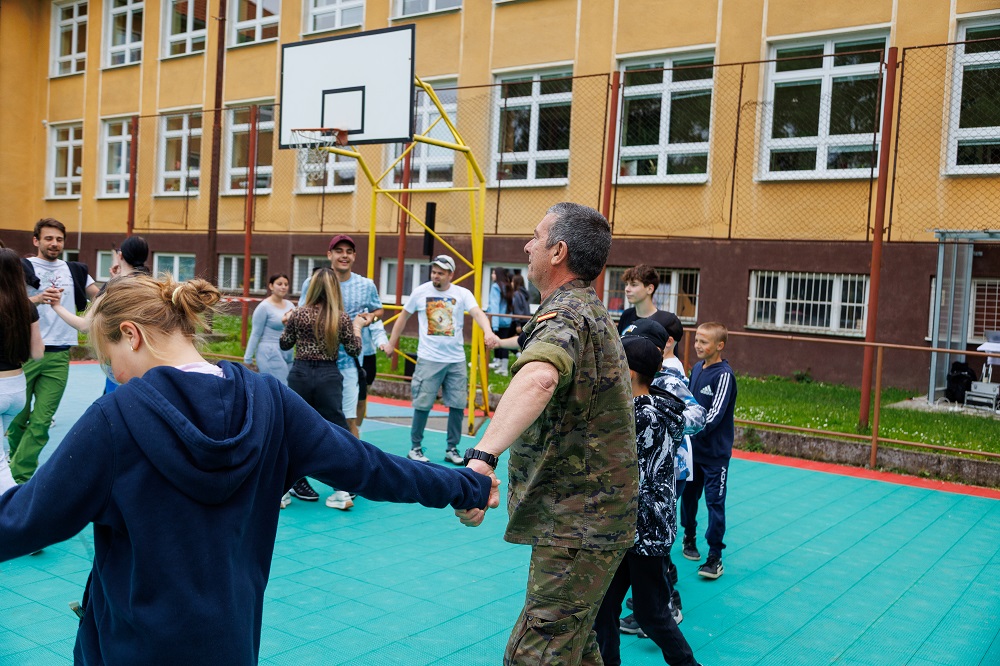 Games in Kuchyna public school