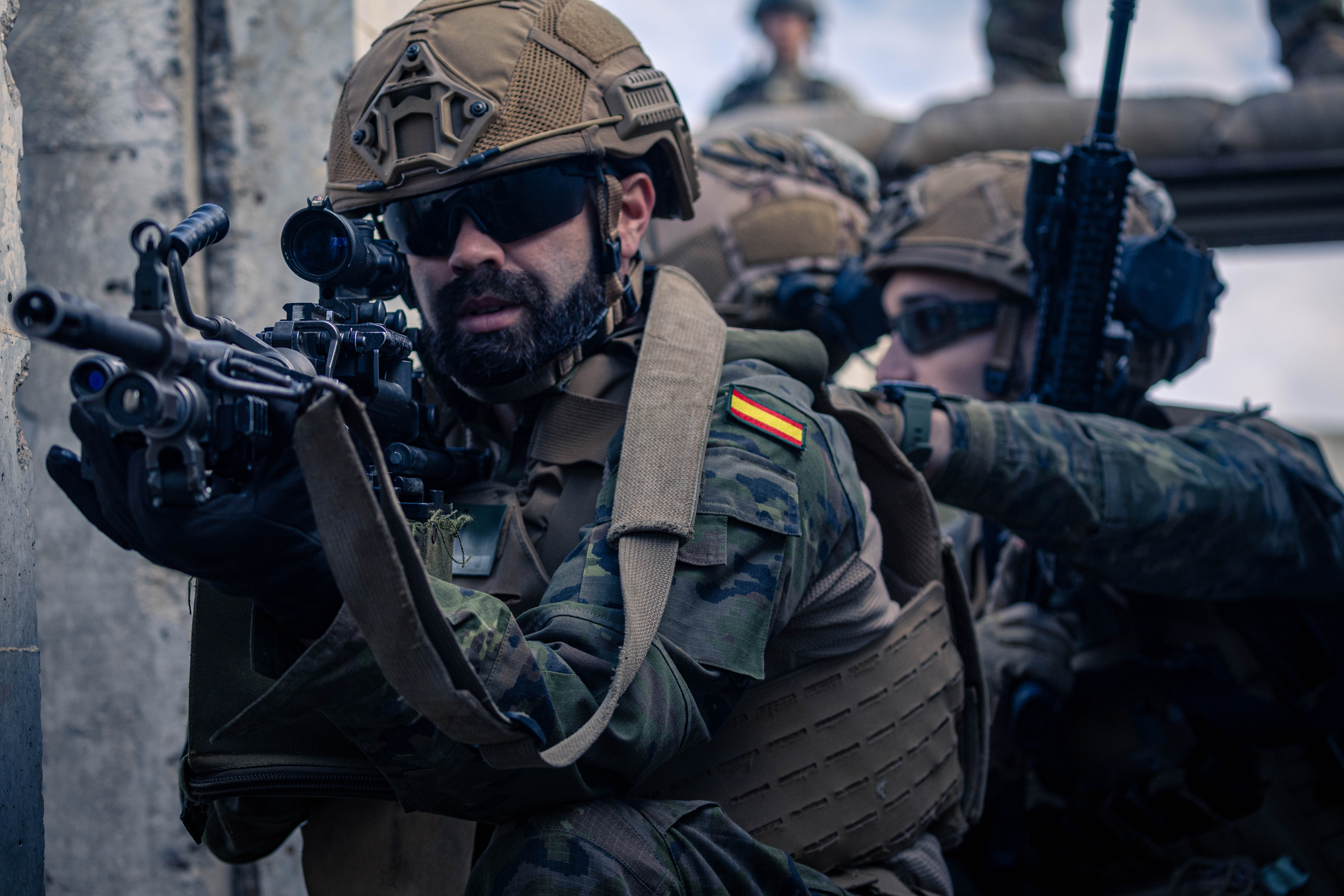 Trench exercises with Romanian units