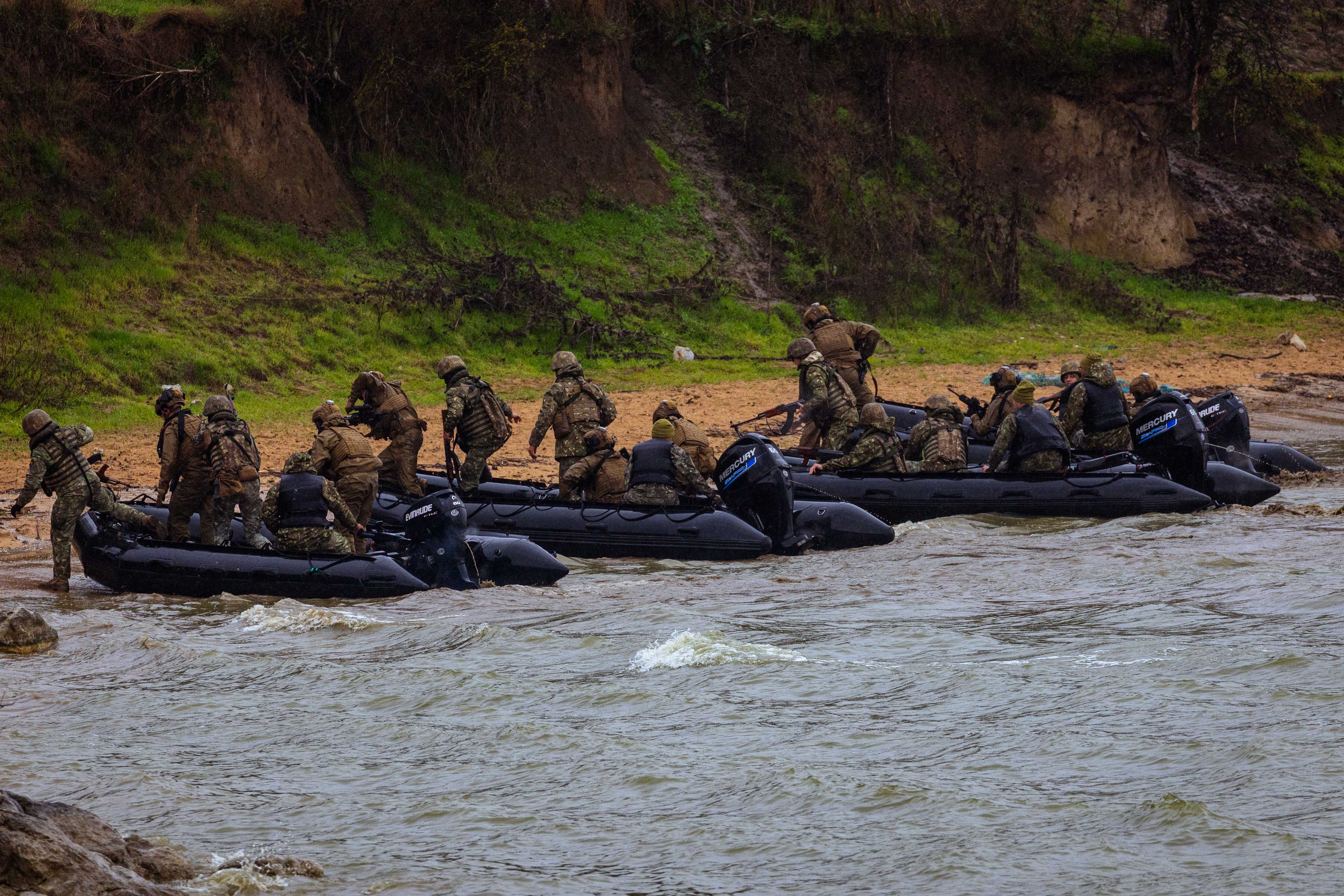 Landing by inflatable boats