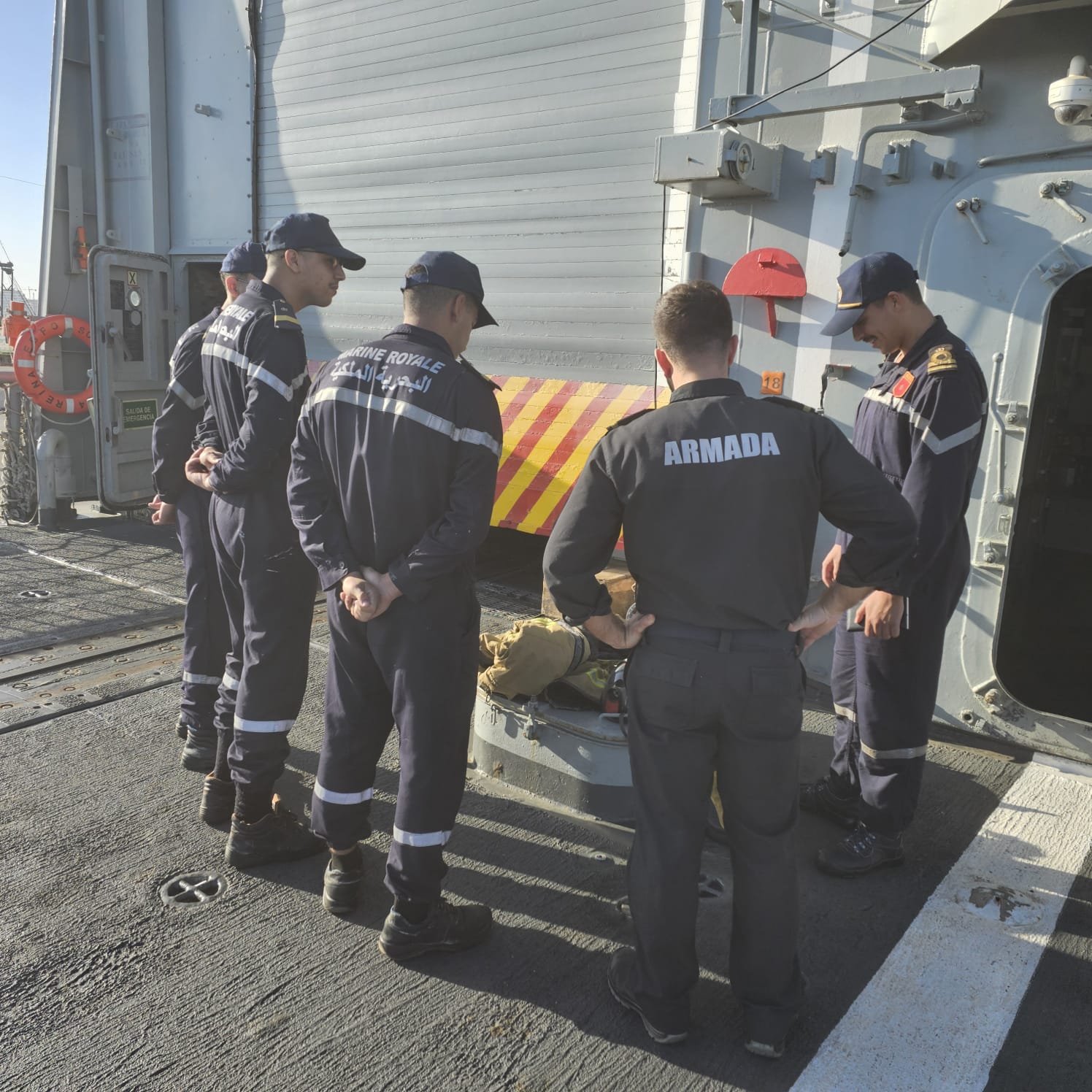 Crew of the Spanish frigate with the crew of the Moroccan frigate