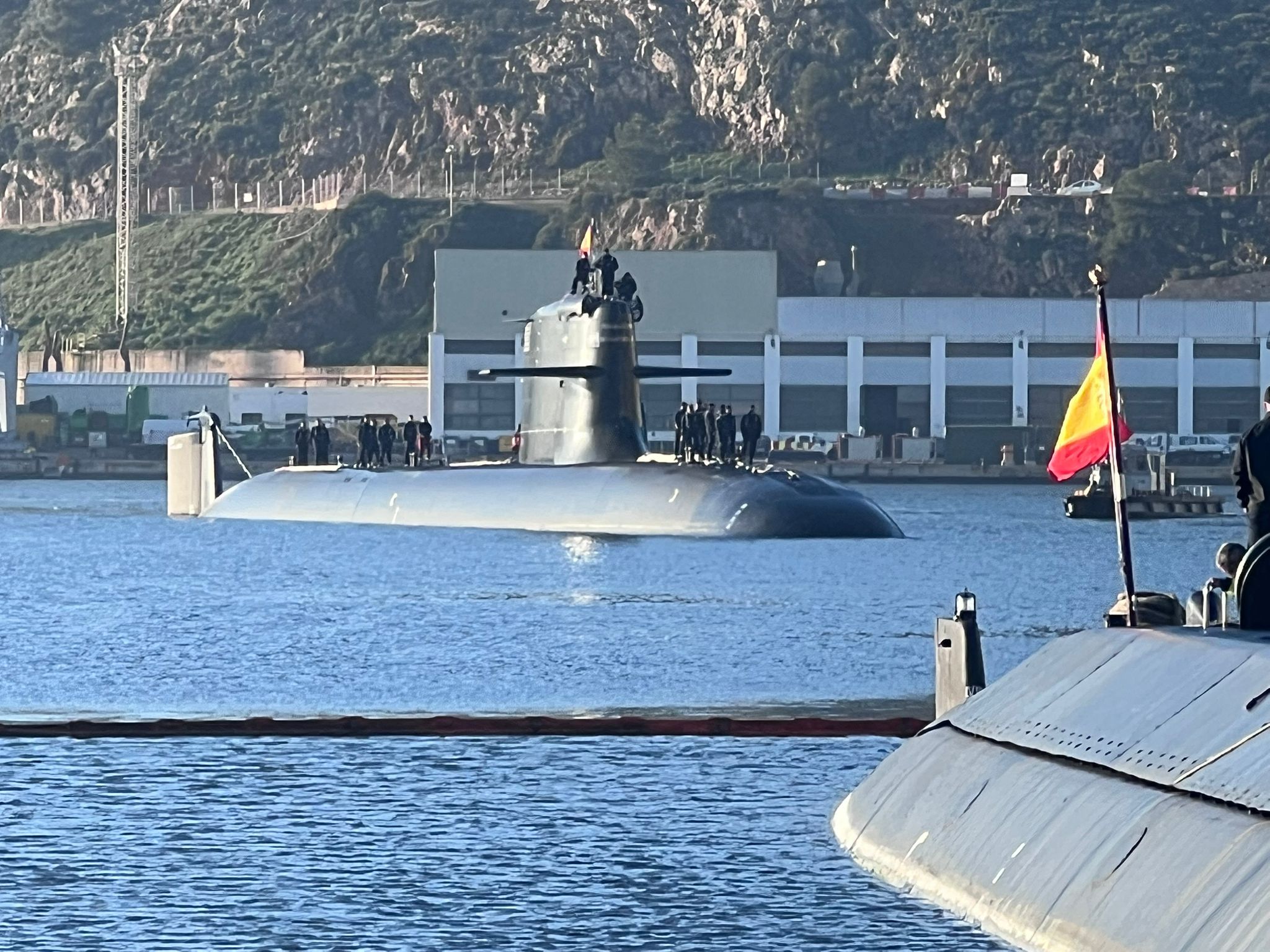 El ‘Isaac Peral’ entrando en el Arsenal de Cartagena