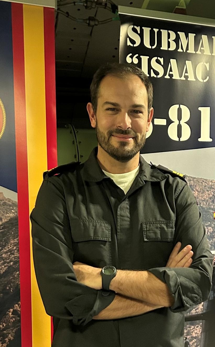 Lieutenant Commander Fernando Clavijo, Commander of the S-81