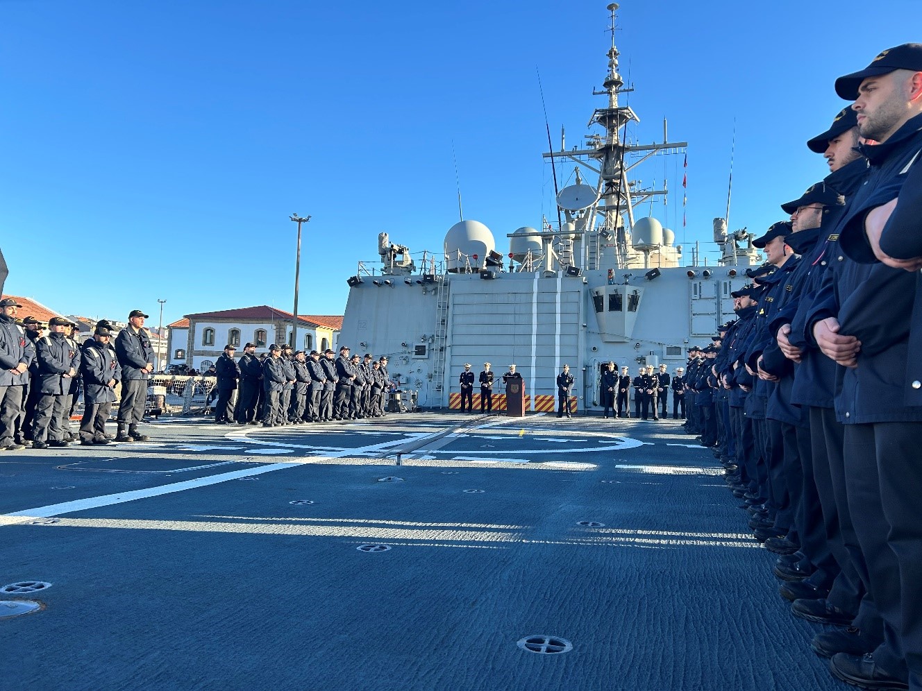 The Commander of the 31st Squadron congratulated the ship's crew for their work.