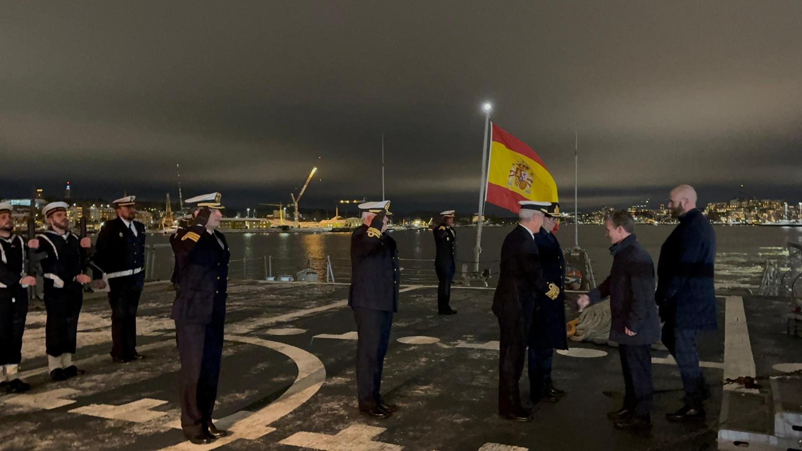The Chief of Staff of the Spanish Navy receives the Swedish Minister of Defence