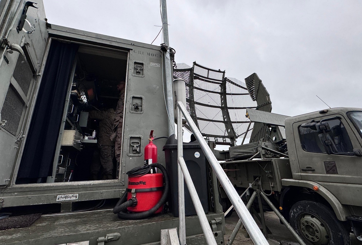 Radar team carrying out maintenance on the AN/TPS-43M
