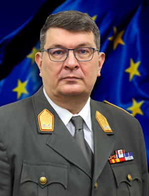 EUFOR Force Commander Major General Alexander Platzer