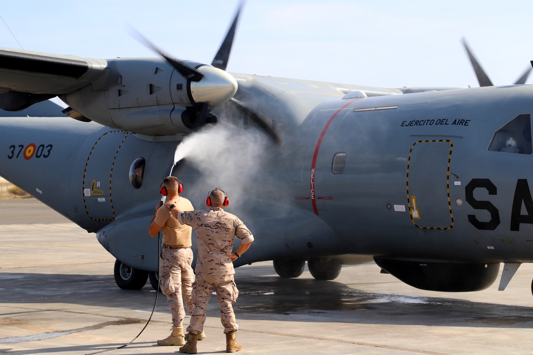 Labores de maPost-flight maintenance tasksntenimiento post-vuelo