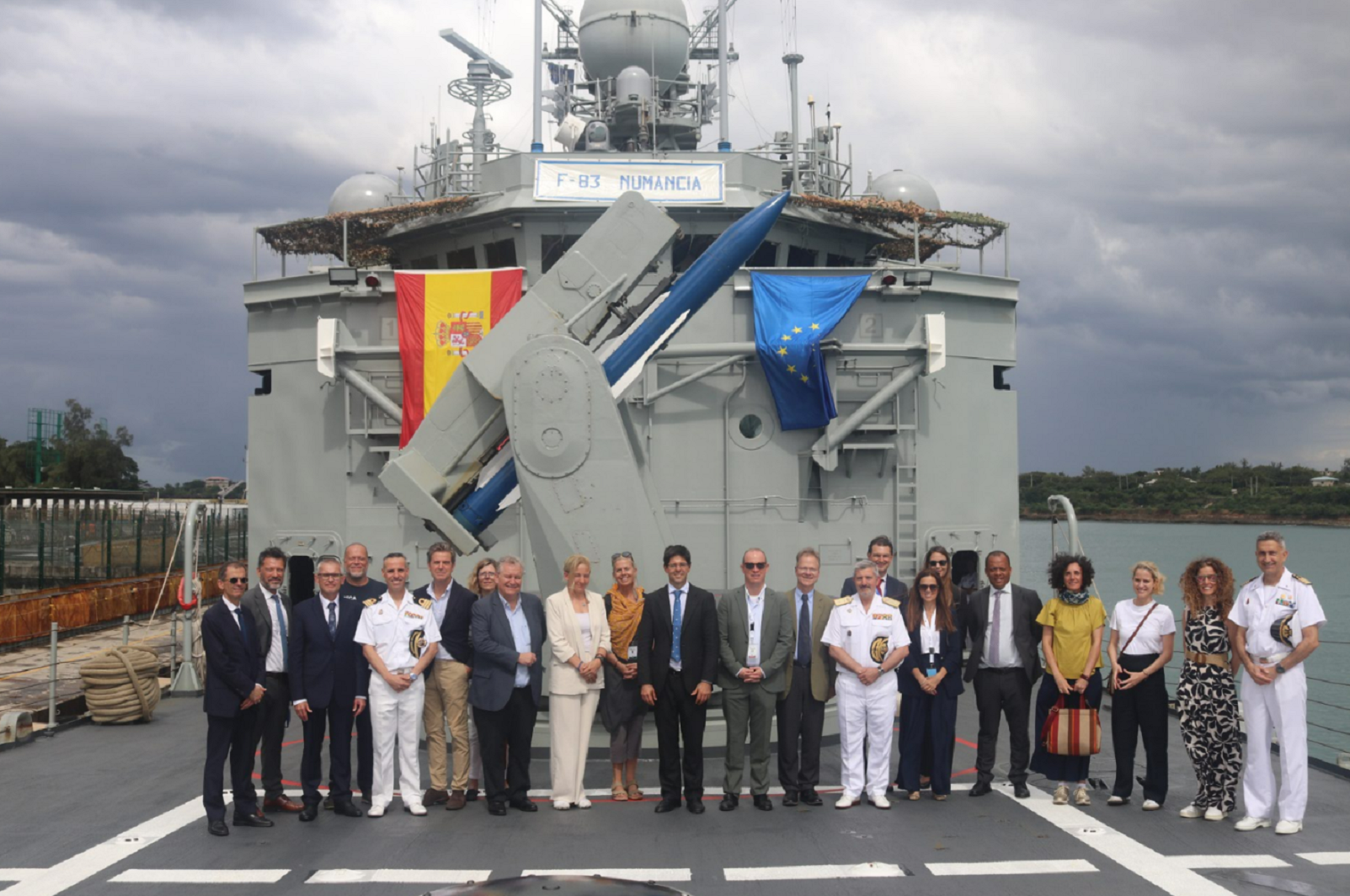 Group photo after the visit