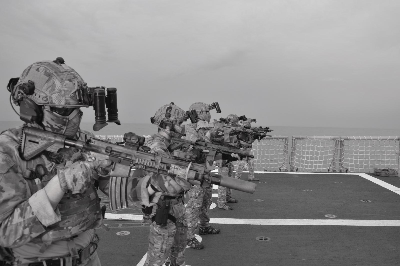 The Special Naval Warfare Force Team of Marine Infantry contributes to security in the Somali coasts