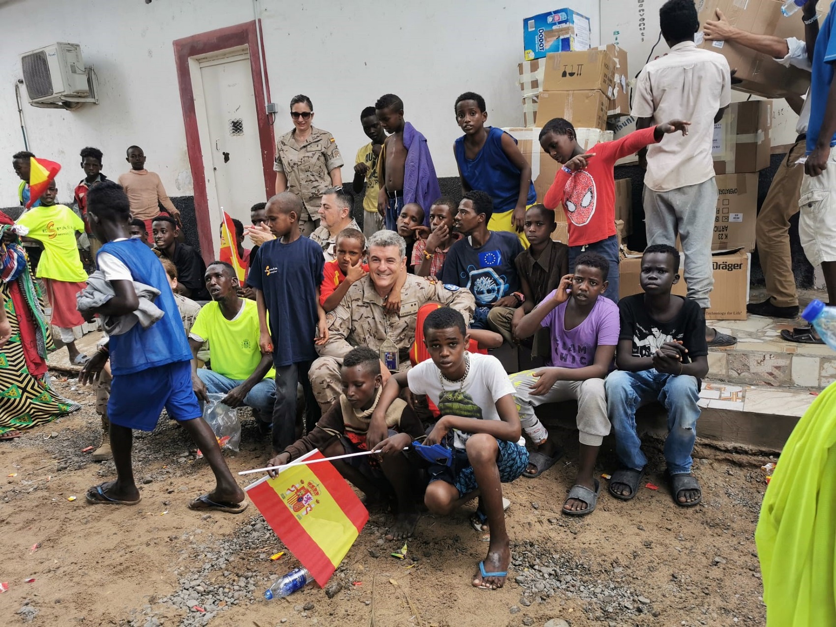 El destacamento aéreo Orión entrega ayuda humanitaria a Cáritas en Yibuti