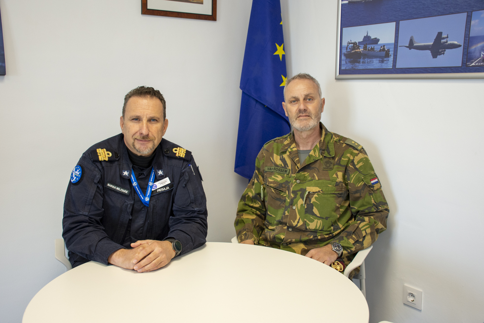 El agregado de defensa de Holanda visita el ES-OHQ