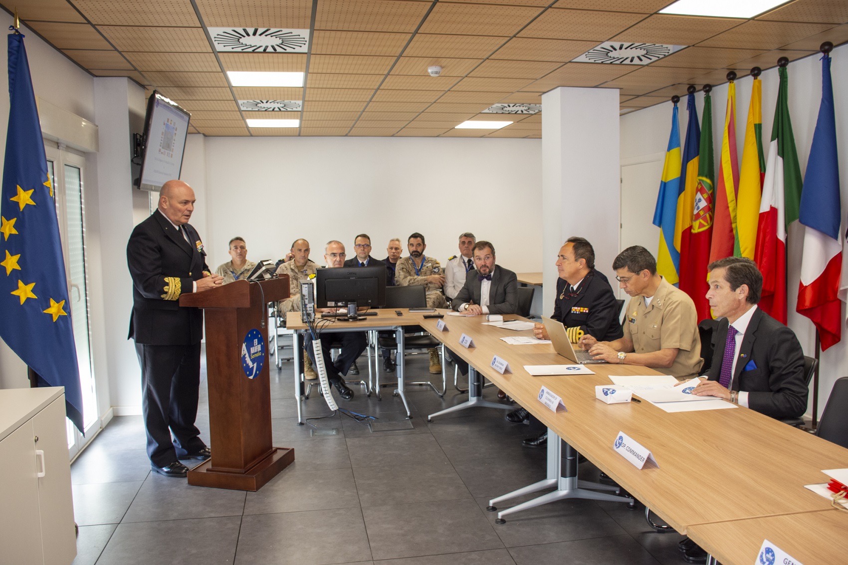 The Colombian ambassador in Brussels visits Operation Atalanta Headquarters