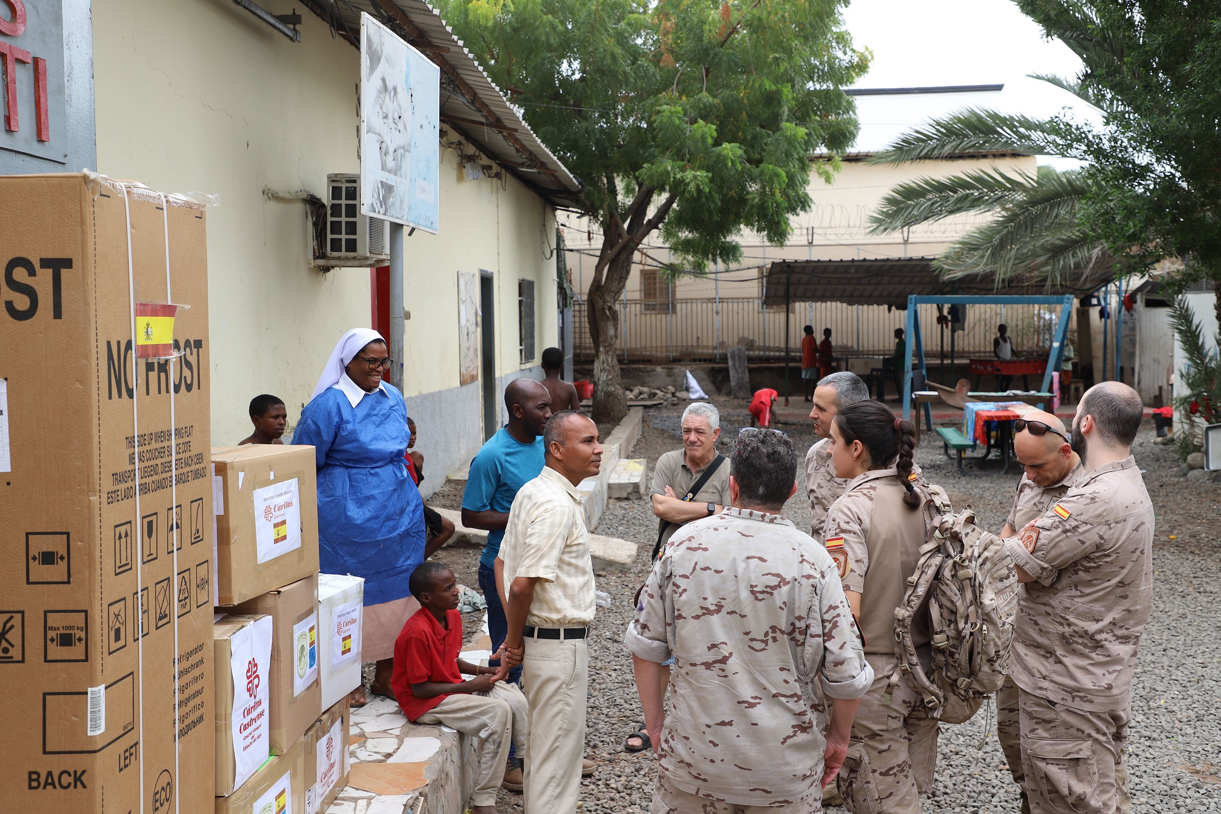 Delivery of humanitarian aid from Caritas Castrense