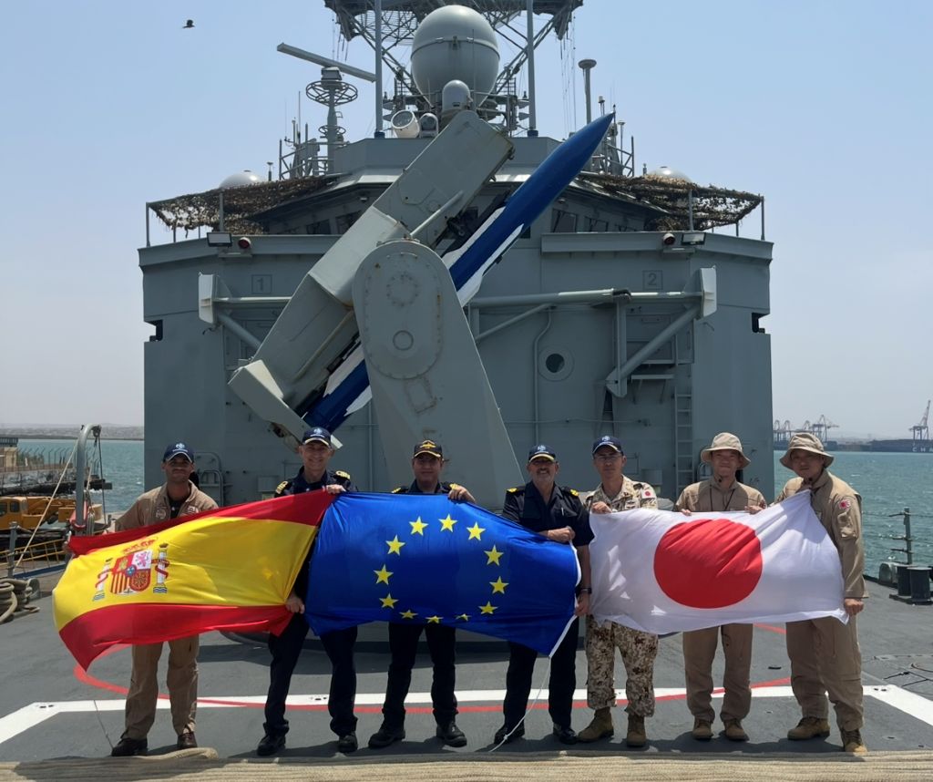 Delegación japonesa con representación española