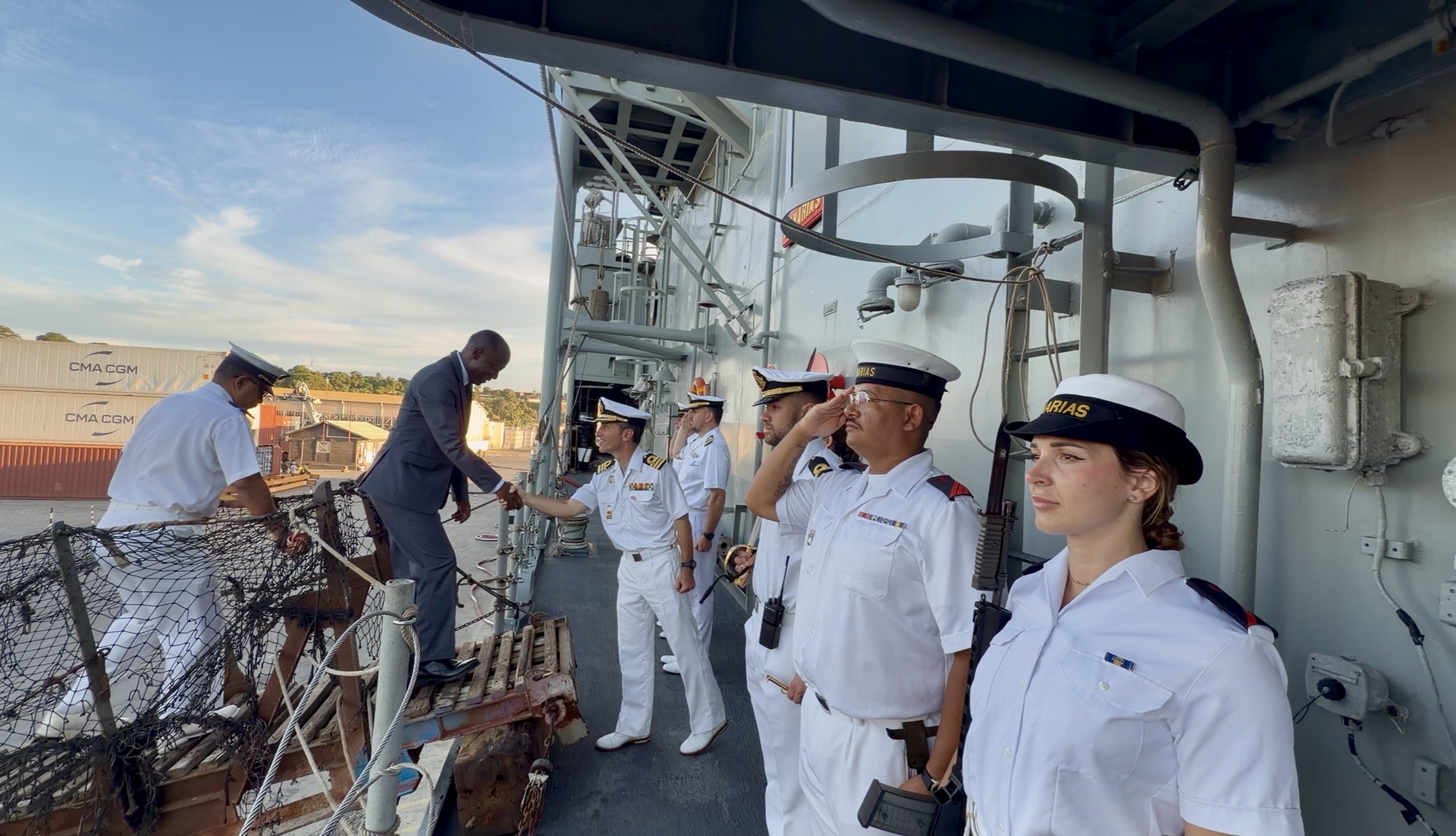 Recepción a bordo de la fragata ‘Canarias’ en Antsiranana