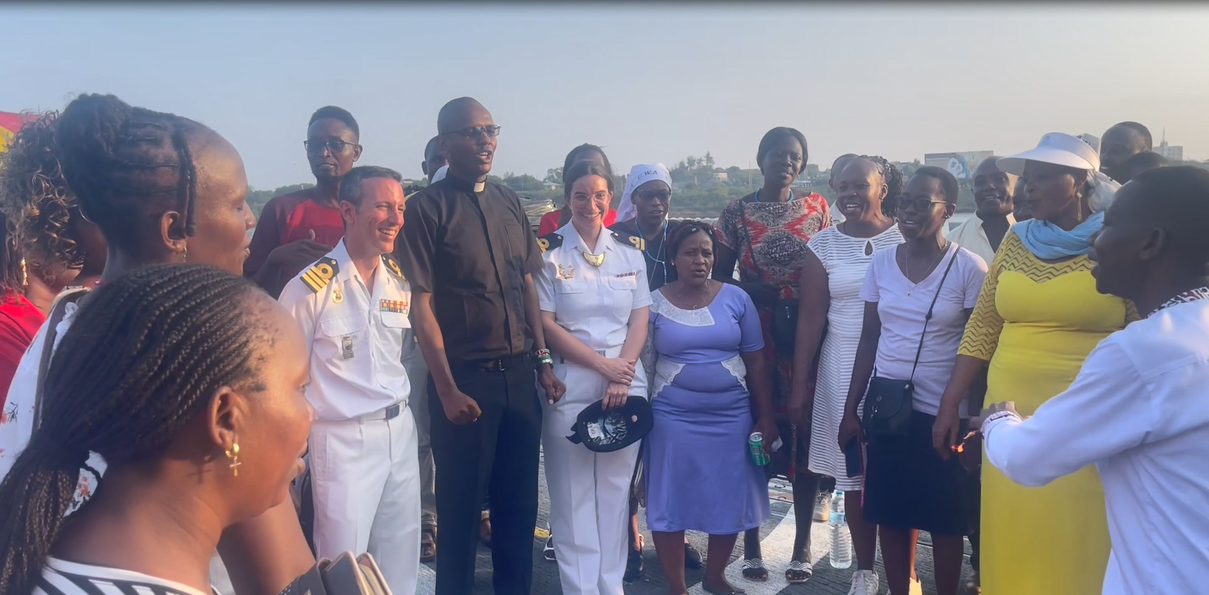 Visit by the local community aboard the frigate ‘Canarias’