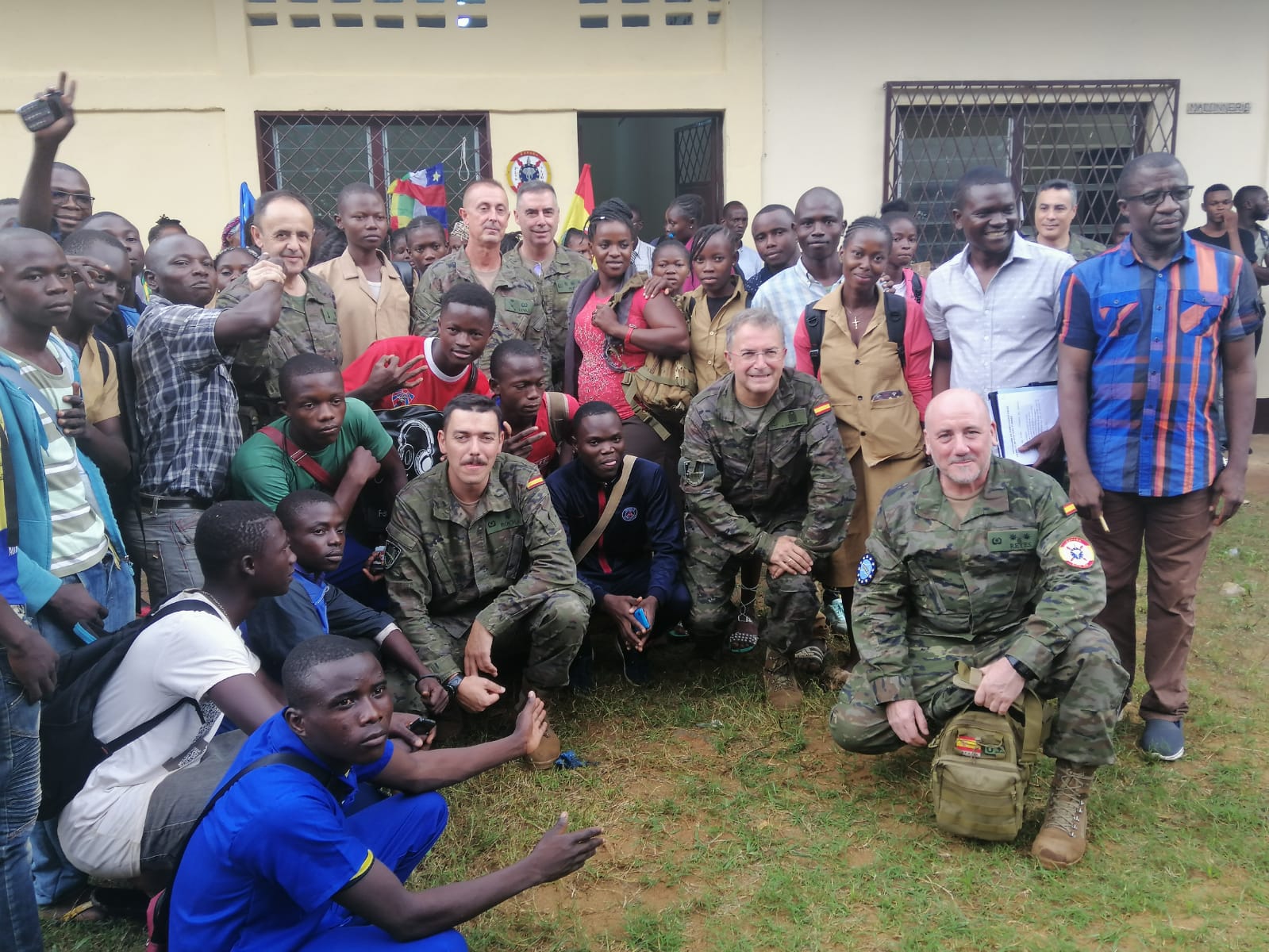 Spanish soldiers inaugurate a classroom at the Vocational Training Centre of Bangui