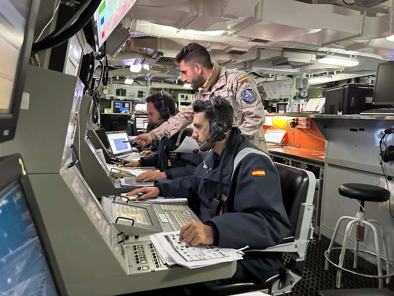 Air and Naval intercept controllers