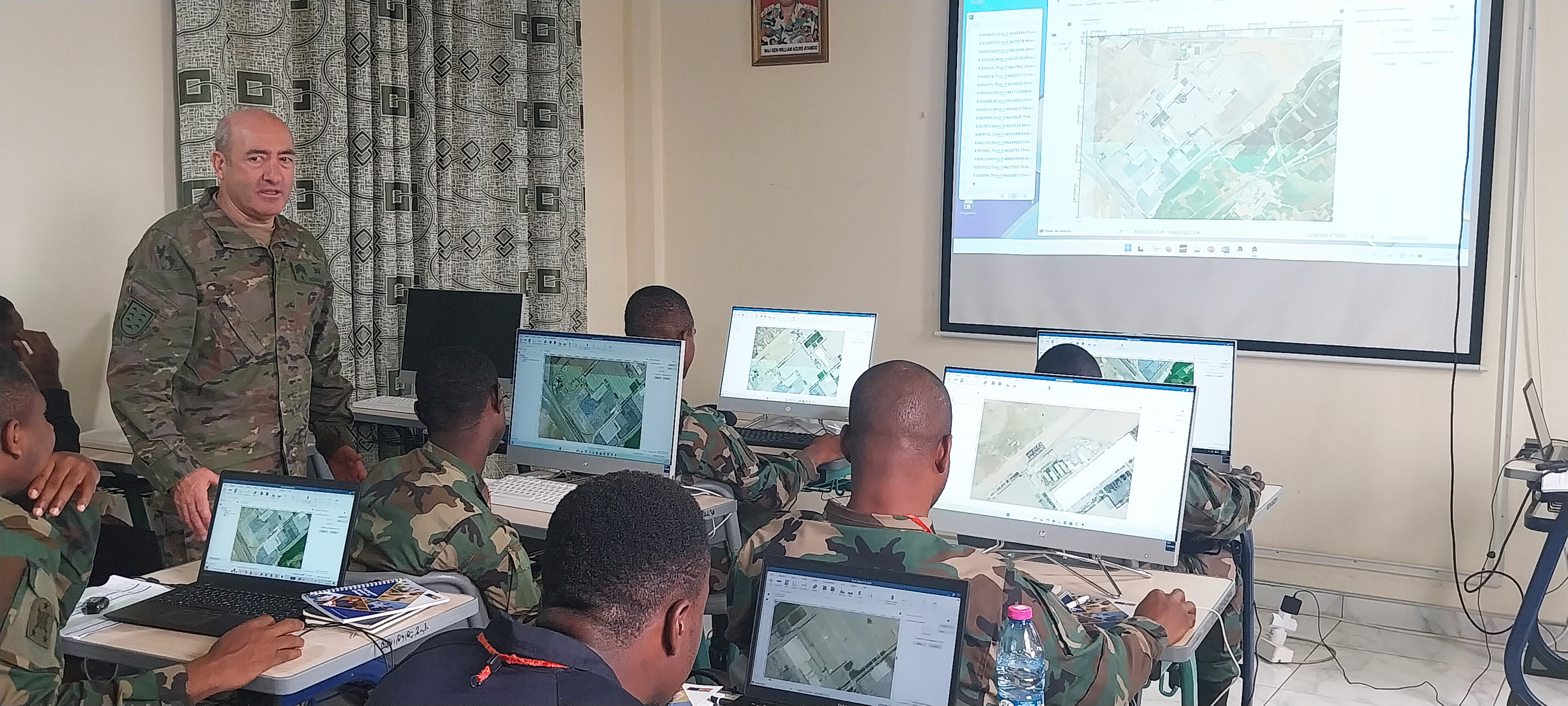 Spanish military personnel train Ghana Armed Forces in geospatial ...