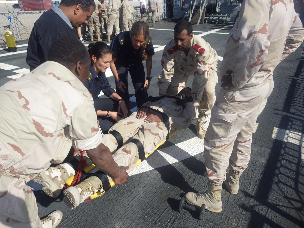 El ‘Serviola’ realiza adiestramientos conjuntos con la Marina de Mauritania