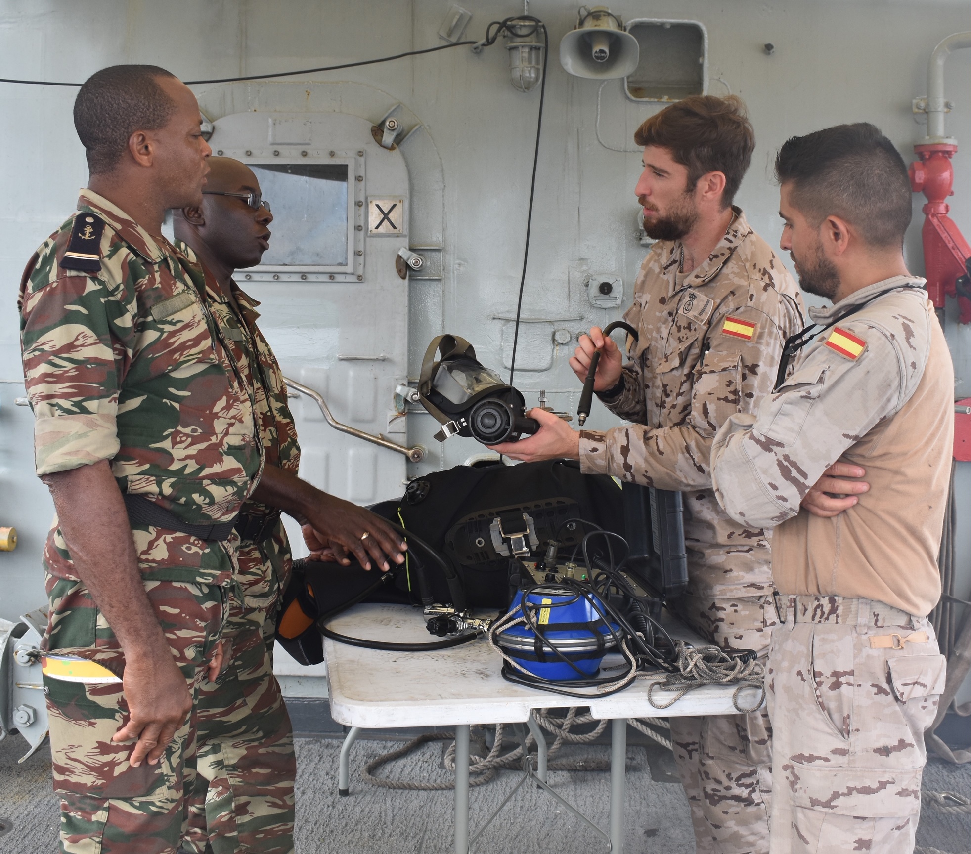 The patrol boat “Atalaya” collaborates with the Cameroon Armed Forces in Douala