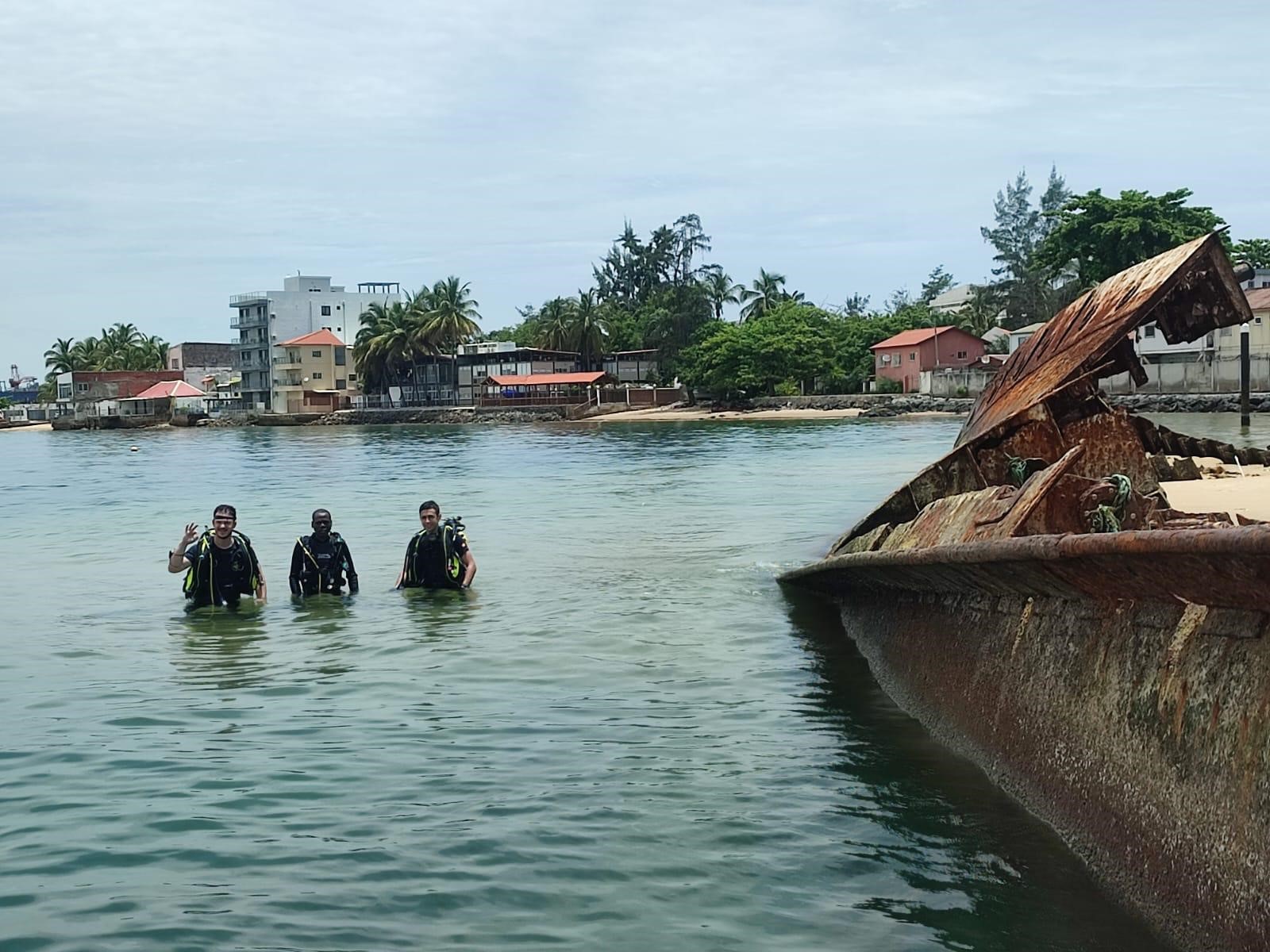 Diving activity with the Angolan Navy