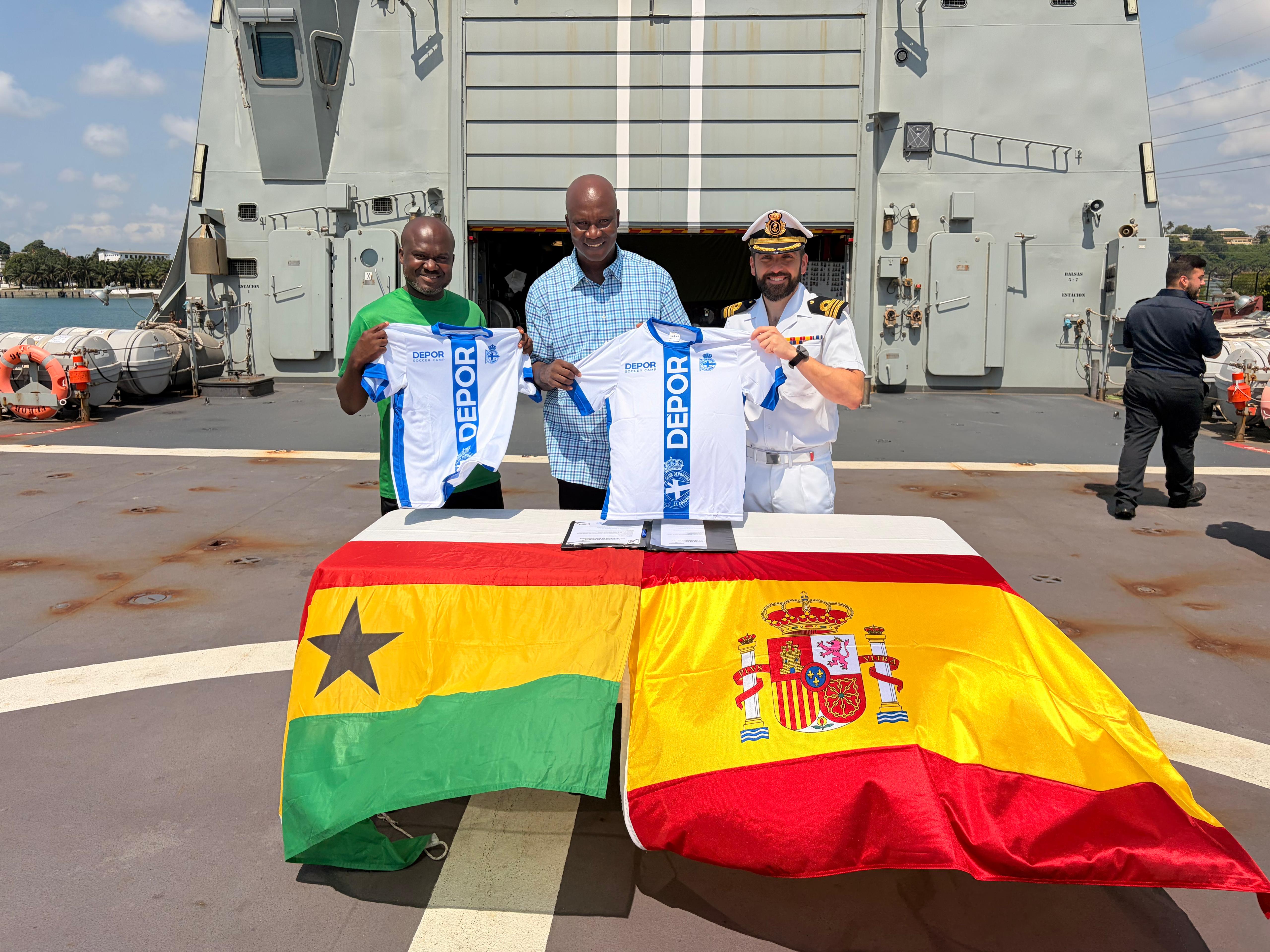 Entrega de material deportivo