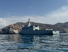 El ‘Furor’ patrulla espacios marítimos de interés permanente