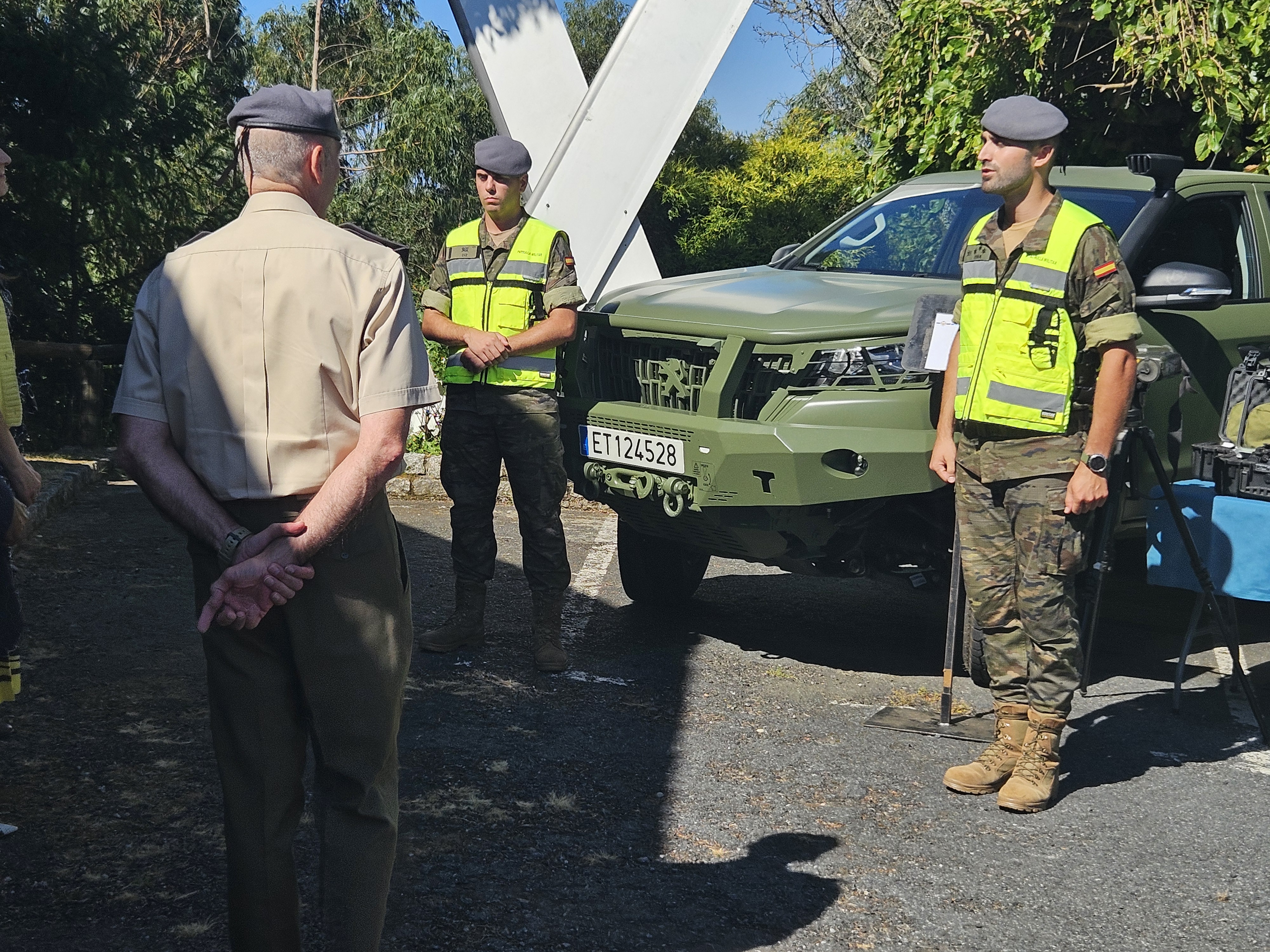 General Pardo de Santayana with the patrol