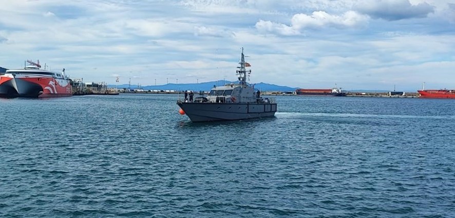PVZ ‘Isla de León’ during her manoeuvre to enter port