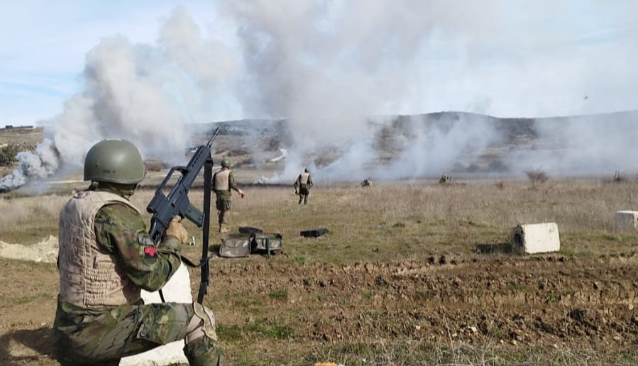 Spanish and Ukrainian military personnel in Urban Combat Training