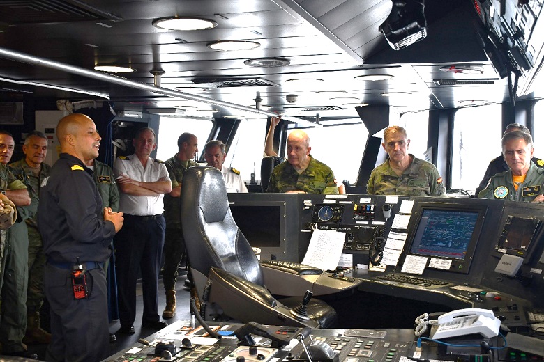 Visit to the BAM Relámpago's command bridge