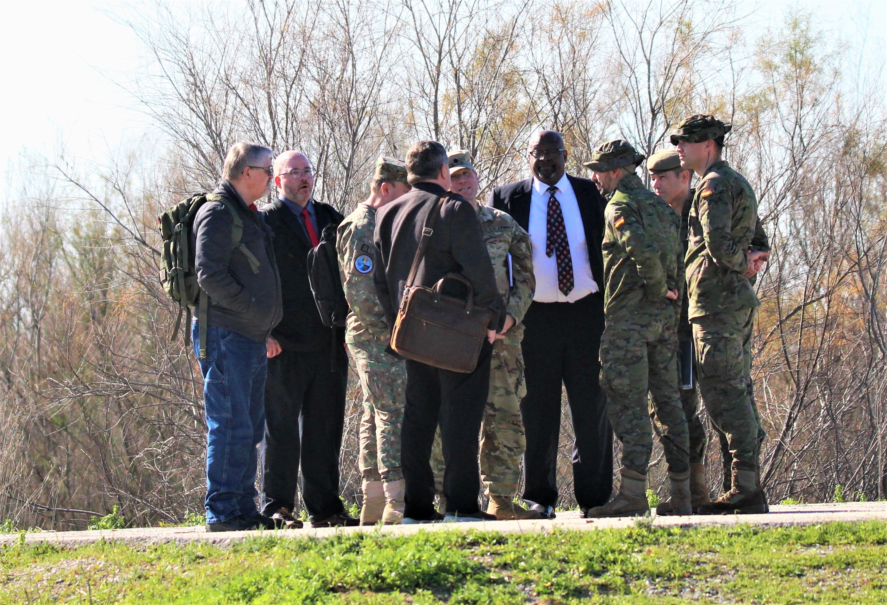 Exchange of views with US and Romanian personnel