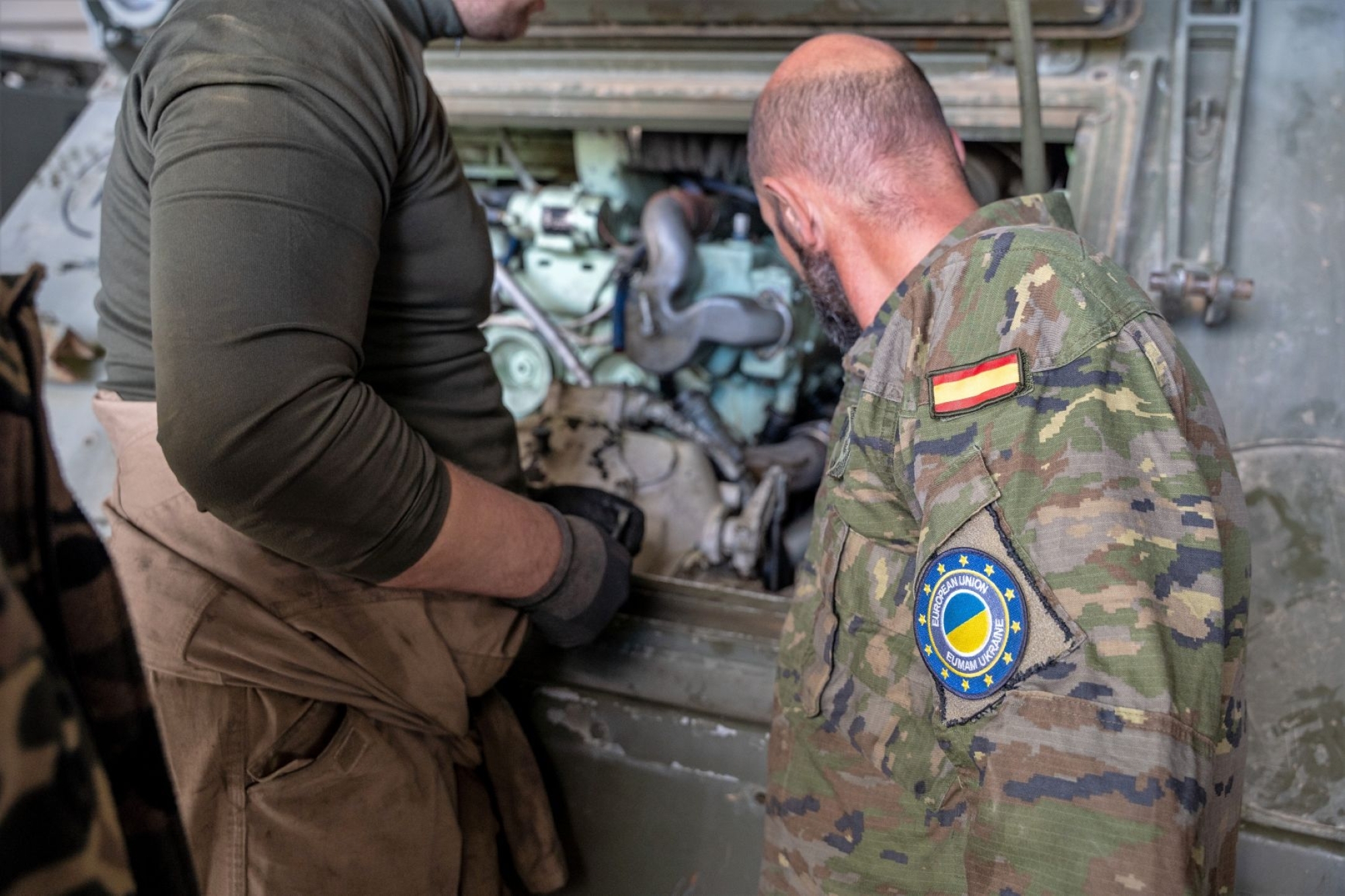 M-113 engine maintenance