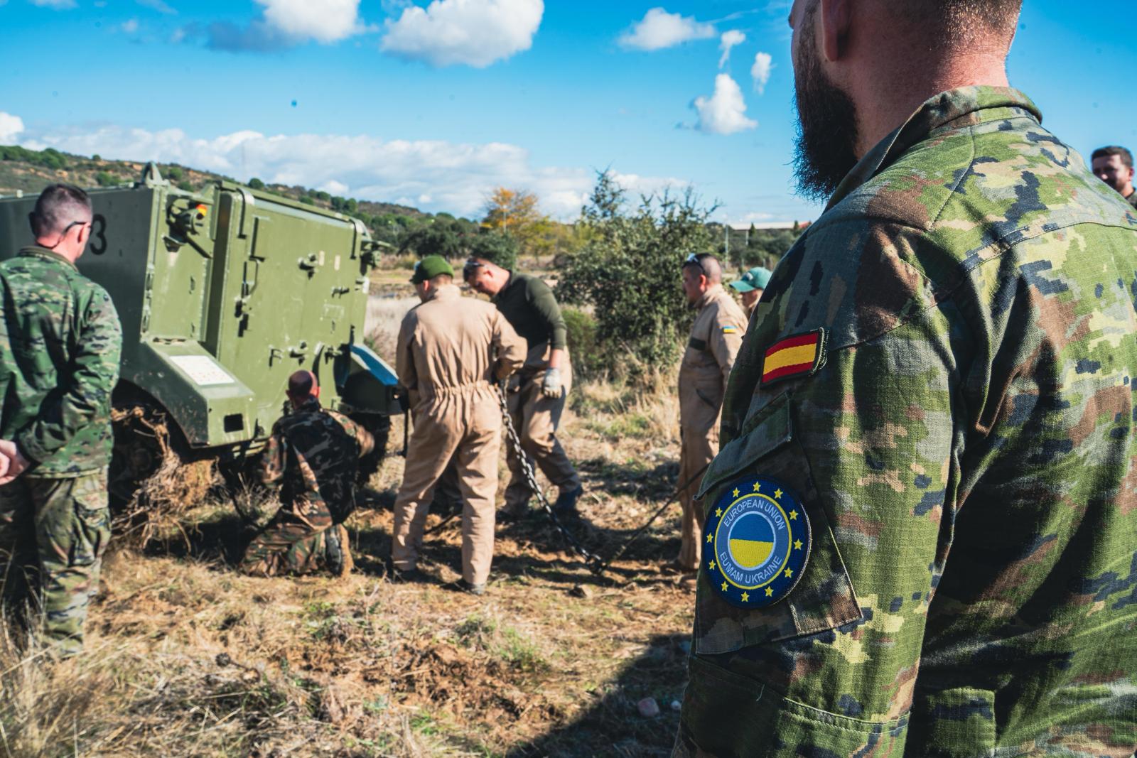 Recovery of Armored Tracked Transport (TOA M-113)