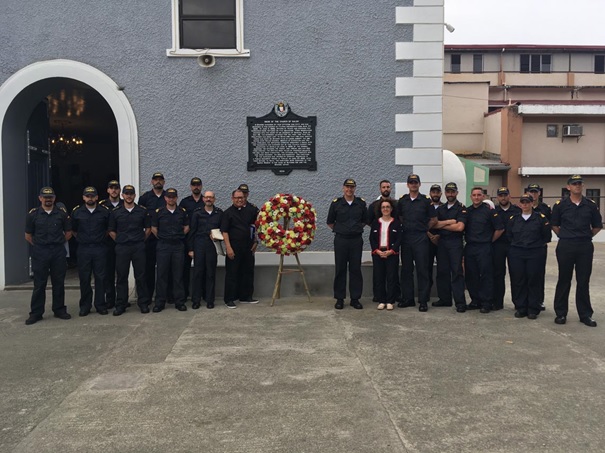 The frigate ‘Méndez Núñez’ has honoured the heroes from the Siege of Baler