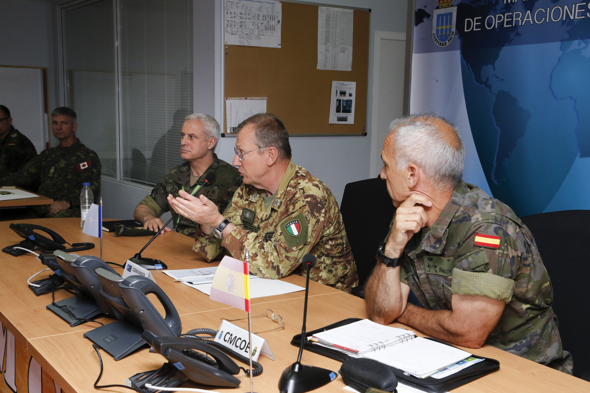 El comandante de la Fuerza Conjunta de Brunsum comprueba las capacidades del Mando Conjunto de Operaciones Especiales