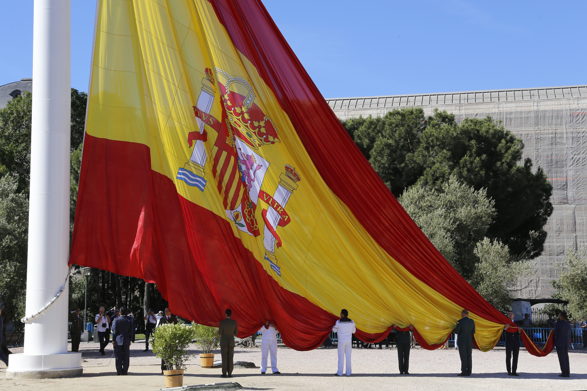 Izado Solemne de Bandera con motivo del III Aniversario de la Proclamación de S.M. el Rey Felipe VI