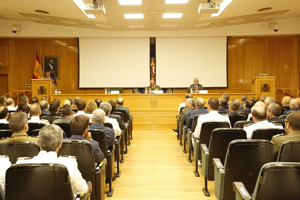 El JEMAD preside la apertura del nuevo curso académico del CESEDEN