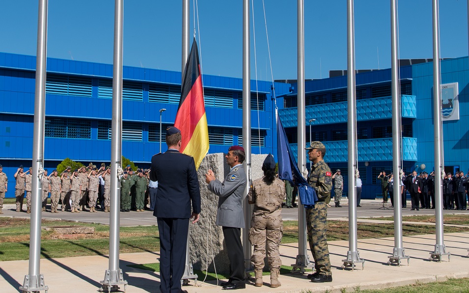 El embajador de Alemania preside el izado de su Bandera nacional en el Centro de Operaciones Aéreas Combinadas Torrejón